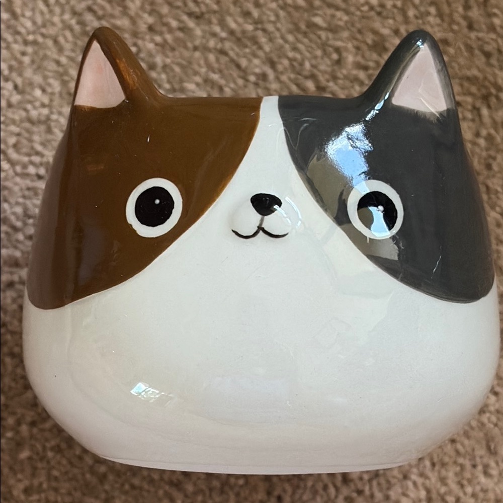 Cat's Meow Ceramic Planter - Brown and White - Picture 4 of 5
